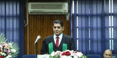 محمد
      مختار
      الشقيري
      يحصل
      على
      الدكتوراه
      في
      القانون
      الدستوري
      عن
      دراسة
      حول
      «الأداء
      البرلماني
      والتطور
      الديمقراطي» - الفجر سبورت