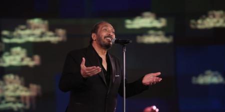 علي الحجار يفتتح حفله في مهرجان الموسيقى العربية بـ"المال والبنون".. صور - الفجر سبورت