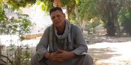 عندليب قنا.. بائع خردة يبدع في تقليد أغاني عبدالحليم حافظ - الفجر سبورت