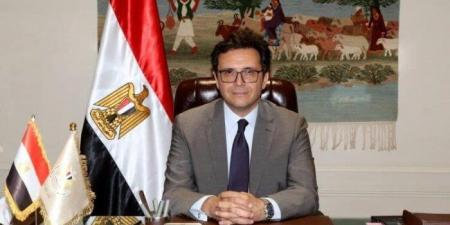 وزير
      الثقافة
      يؤكد
      مواصلة
      دعم
      جميع
      المبادرات
      والفعاليات
      التي
      تسهم
      في
      صون
      الهوية
      المصرية - الفجر سبورت