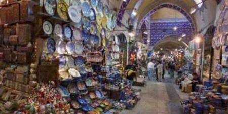 السلع السياحية على موعد مع الطفرة | افتتاح المتحف المصري الكبير يُعيد الحياة للأسواق والبازارات المصرية - الفجر سبورت