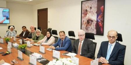 «الرقابة
      الصحية»
      تعقد
      الاجتماع
      الأول
      للجنة
      إعداد
      معايير
      اعتماد
      مكاتب
      الصحة
      والحجر
      الصحي - الفجر سبورت