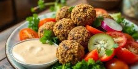 خطوة بخطوة .. طريقة تحضير الطعمية بالحمص - الفجر سبورت