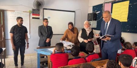 مسئول بالتعليم يتفقد مدارس مدينة نصر لمتابعة انتظام امتحانات أكتوبر والتقييمات - الفجر سبورت