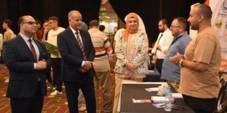 تعليم
      بورسعيد
      يشارك
      في
      النسخة
      الثالثة
      من
      الملتقى
      والمعرض
      الدولي«Edugate
      2025» - الفجر سبورت