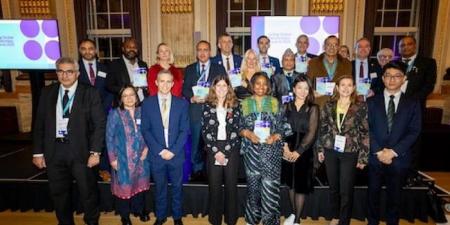 وزير
      التعليم
      العالي
      يهنئ
      جامعة
      حلوان
      لفوزها
      بجائزة
      الشراكات
      الدولية
      2025 - الفجر سبورت