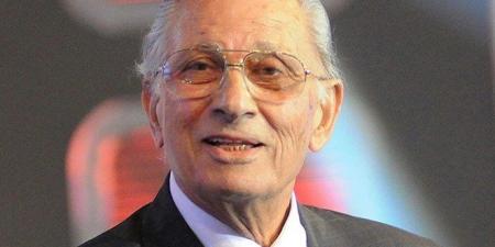 عاجل..
      وفاة
      شقيقة
      الفنان
      عمر
      الحريري - الفجر سبورت