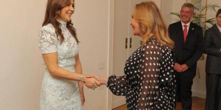 «أسعدتينا بحبك لمصر».. يسرا تكشف كواليس لقائها بملكة الدنمارك (صور) - الفجر سبورت