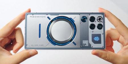 هاتف RedMagic 11 Pro ينطلق عالمياً.. أول جهاز ألعاب بتبريد سائل وبطارية جبارة - الفجر سبورت
