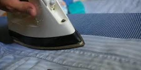 حيلة عبقرية لإزالة اللبان العالق في الملابس.. بدون مجهود أو تلف للقماش - الفجر سبورت