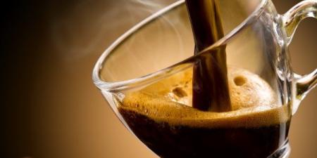 القهوة وضغط الدم.. متى تصبح خطرًا على صحتك؟ - الفجر سبورت