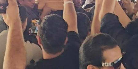 وصول جثمان والد محمد رمضان إلى مسجد مصطفى محمود لأداء صلاة الجنازة.. صور .. بوابة الفجر سبورت