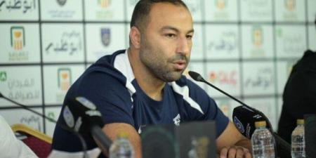 أحمد عبد الرؤوف يلقي محاضرة فنية على لاعبي الزمالك قبل نهائي السوبر المصري - الفجر سبورت