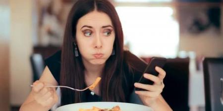 نشرة المرأة والمنوعات | فوائد مذهلة لنوم القيلولة بعد الظهر.. أطعمة تعزّز صحة الغدة الدرقية - الفجر سبورت