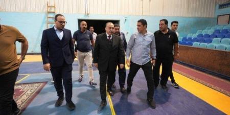 محافظ أسيوط يتفقد مقر اللجنة العامة للانتخابات باستاد الأربعين استعدادًا للانتخابات - الفجر سبورت