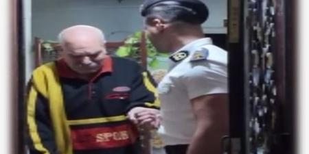 رجال الشرطة يجسدون المواقف الإنسانية فى انتخابات مجلس النواب 2025 بالإسكندرية الفجر سبورت