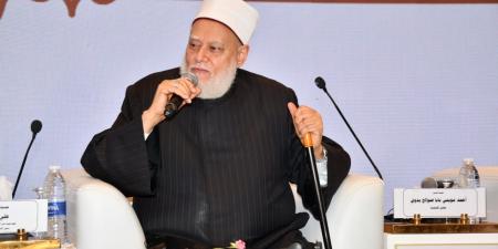 علي جمعة: التلاعب بالألفاظ يبدل المفاهيم ويقود للضلال.. وعلى المسلمين العودة لمراد الله في اللغة - الفجر سبورت