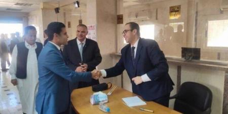 نائب محافظ مطروح يتفقد اللجان الانتخابية ببراني والنجيلة - الفجر سبورت