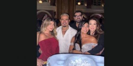 حضر عيد ميلادها | هل يعيش عمرو دياب قصة حب مع أسماء جلال - الفجر سبورت