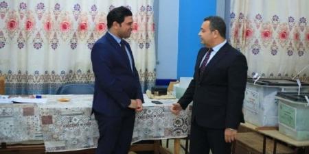 قبل غلق باب التصويت.. نائب محافظ سوهاج يتفقد عددًا من مقار اللجان الانتخابية - الفجر سبورت