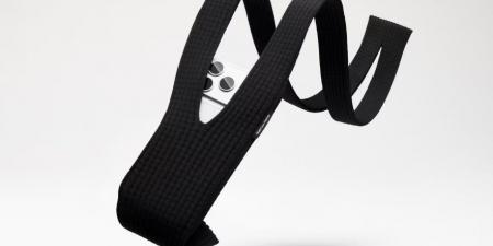 أغرب منتج في تاريخ آبل.. iPhone Pocket يثير جنون الإنترنت - الفجر سبورت