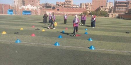 محافظ المنيا يستعرض جهود مديرية الشباب والرياضة خلال أكتوبر الماضى - الفجر سبورت