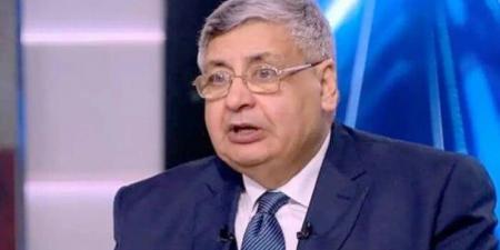 عوض تاج الدين: دعم وتوجيهات من الرئيس السيسي للعمل على توطين الصناعات الدوائية الحديثة - الفجر سبورت