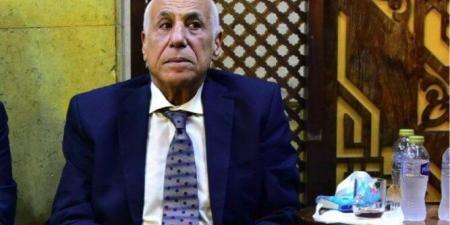 حسين لبيب وهشام نصر يقدمون واجب العزاء لأسرة محمد صبري - الفجر سبورت