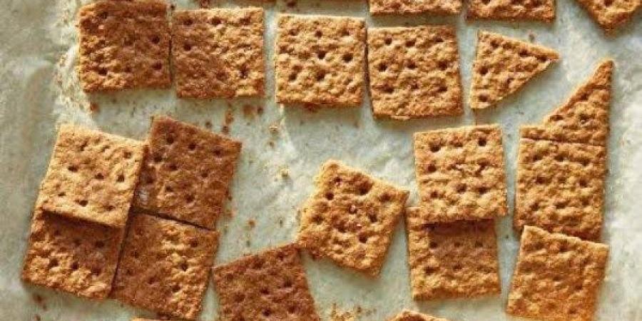 لذيذ وصحي.. طريقة عمل مقرمشات الحمص بالخطواتَ - الفجر سبورت