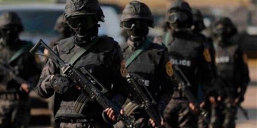 مقتل
      3
      من
      الخارجين
      عن
      القانون
      في
      تبادل
      لإطلاق
      النار
      مع
      الشرطة
      بإدفو - الفجر سبورت