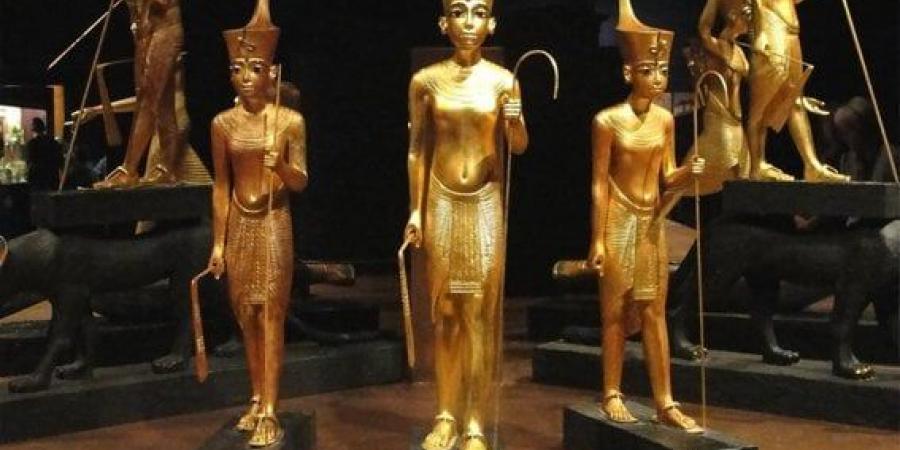تماثيل
      أثرية
      مزيفة..
      كواليس
      سقوط
      عصابة
      النصب
      على
      المواطنين
      بحدائق
      أكتوبر - الفجر سبورت