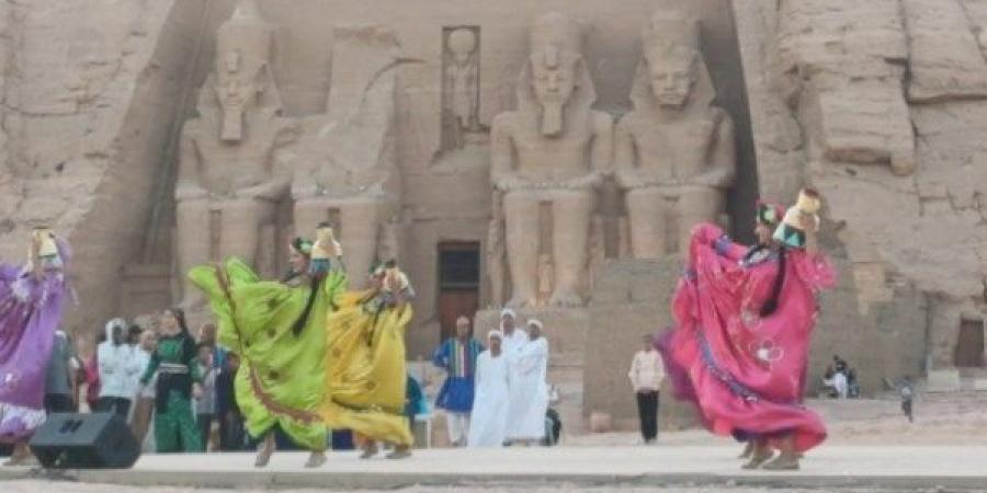 أخبار أسوان: فنون مُبهرة بليلة تعامد الشمس.. وانتعاشة للسياحة.. ومتابعة لانتخابات النواب والتعريفة الجديدة - الفجر سبورت