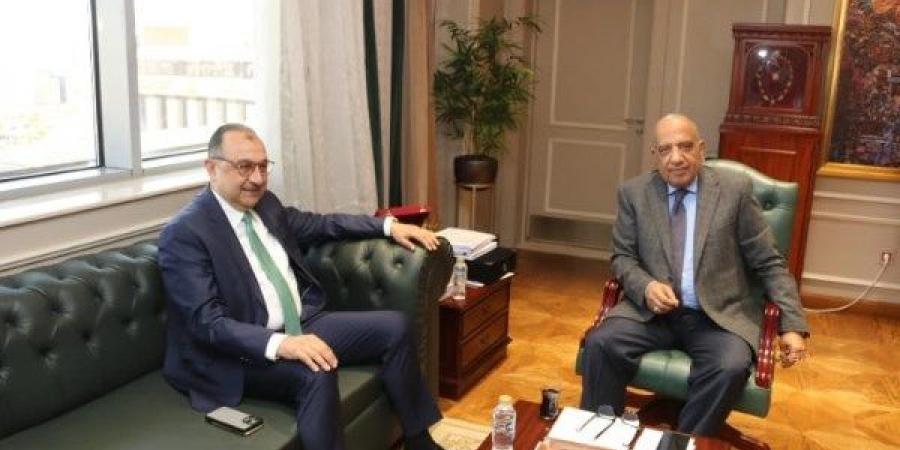 قطاع الأعمال: تطبيق معايير كفاءة الطاقة أحد محاور استراتيجية الوزارة لزيادة الإنتاجية - الفجر سبورت