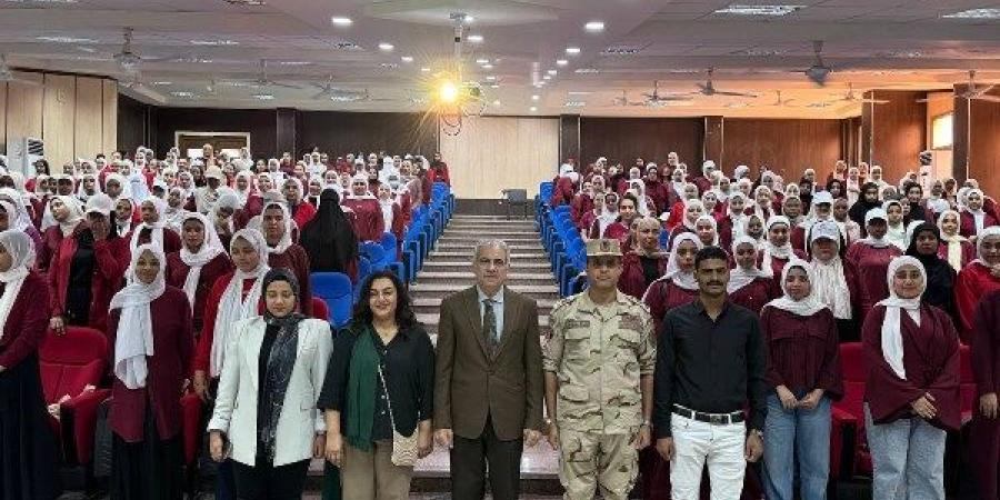 جامعة أسوان: دورات لترسيخ قيم الانتماء الوطني لدى الطالبات - الفجر سبورت