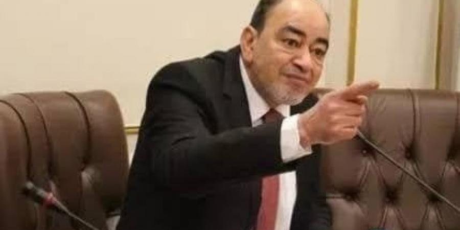 رئيس
      شعبة
      المستلزمات
      الطبية:
      المتحف
      المصري
      الكبير
      يفتح
      آفاقا
      لاستثمارات
      جديدة
      بالسوق
      المصري - الفجر سبورت