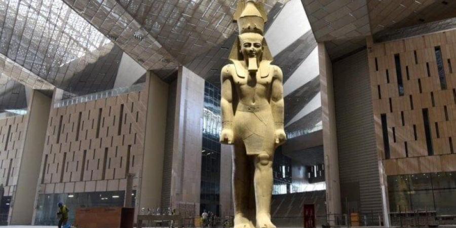 «قاعة
      الملك
      الذهبي
      والمسلة
      المعلقة»..
      أبرز
      المعروضات
      في
      المتحف
      المصري
      الكبير - الفجر سبورت