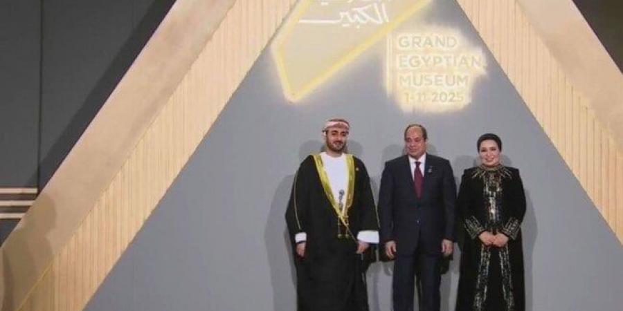 وزير
      الثقافة
      والرياضة
      والشباب
      العماني
      يشارك
      في
      حفل
      المتحف
      الكبير..
      صور - الفجر سبورت