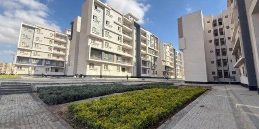 وزير
      الإسكان
      يُتابع
      تسليم
      وحدات
      «سكن
      لكل
      المصريين»
      بمدينة
      حدائق
      العاصمة - الفجر سبورت