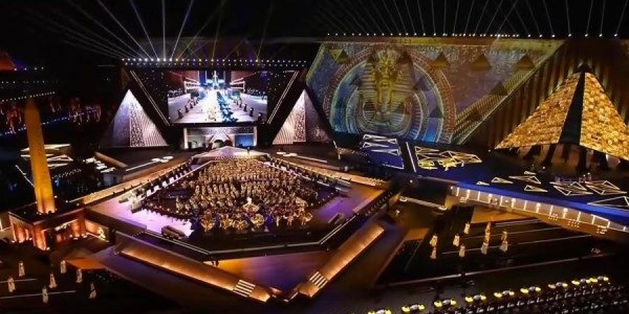 الكل عامل خبير متاحف.. تعليق ناري من عمرو أديب على الجدل بعد افتتاح المتحف المصري الكبير - الفجر سبورت