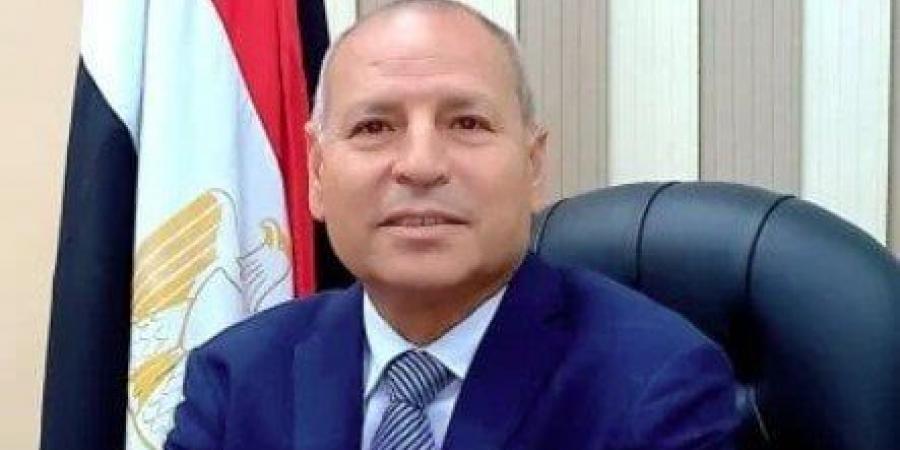 محافظ
      القاهرة
      يصدر
      حركة
      تنقلات
      بين
      سكرتيرى
      الأحياء
      بعدد
      من
      مناطق
      العاصمة - الفجر سبورت