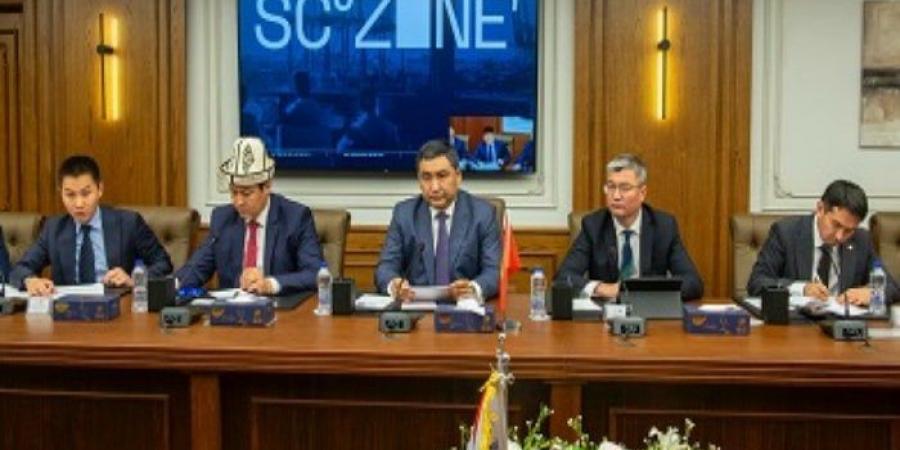 رئيس
      اقتصادية
      قناة
      السويس
      يستقبل
      نائب
      رئيس
      مجلس
      الوزراء
      القرغيزي
      لبحث
      التعاون
      المشترك - الفجر سبورت