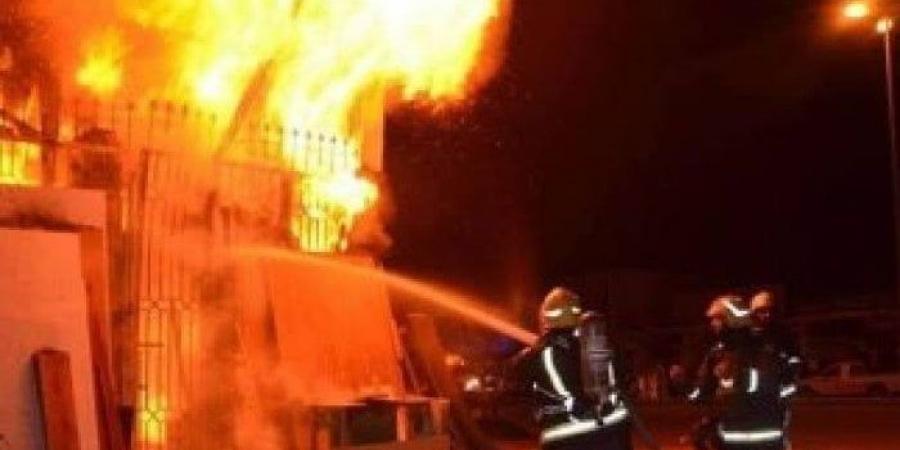 السيطرة على حريق داخل شقة سكنية بقرية ميت نما بالقليوبية - الفجر سبورت