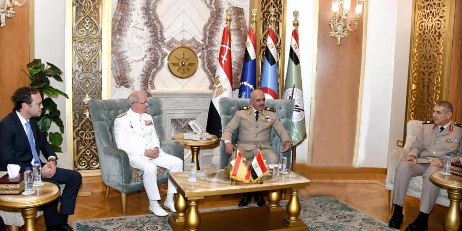 الفريق أحمد خليفة يلتقي رئيس أركان الدفاع الإسباني.. شاهد .. بوابة الفجر سبورت