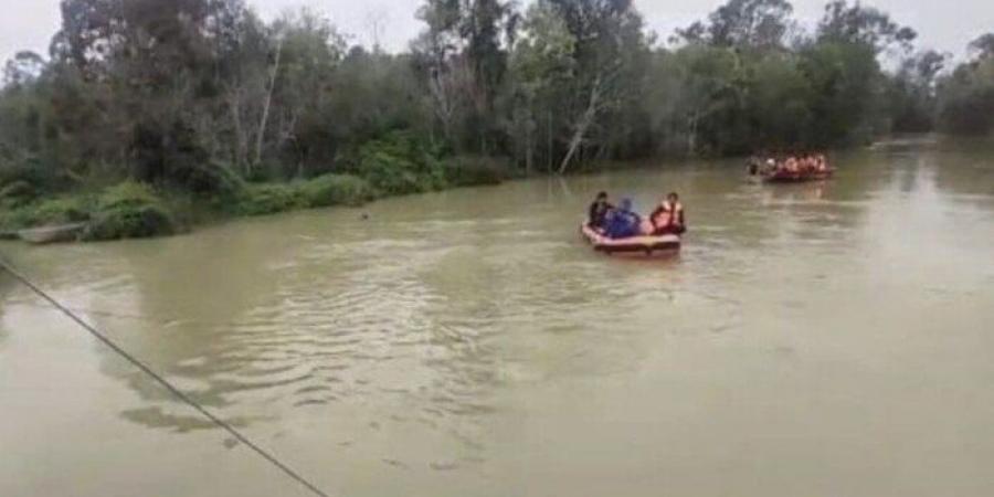 مصرع 15 شخصًا أغلبهم أطفال جراء فيضان نهر في مقاطعة بابوا الإندونيسية - الفجر سبورت