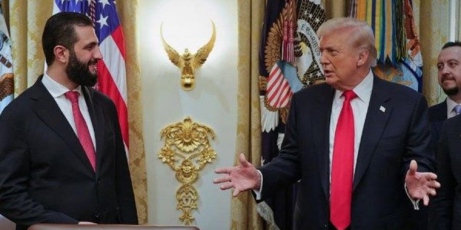 بعد 78 عامًا من العزلة.. ترامب يمنح سوريا فرصة لإعادة الإعمار برفع العقوبات - الفجر سبورت