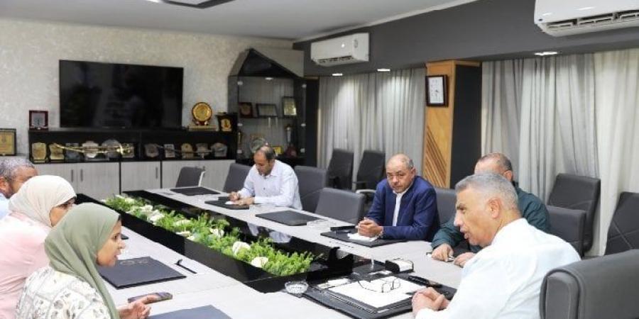 محافظ أسوان: استثمار مياه الصرف في تشجير المدينة وتسريع مشروعات حياة كريمة - الفجر سبورت