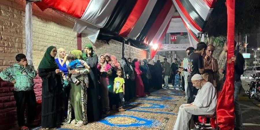 محافظ الجيزة يكشف متابعة غرفة العمليات لتوافد المواطنين على لجان التصويت.. فيديو - الفجر سبورت