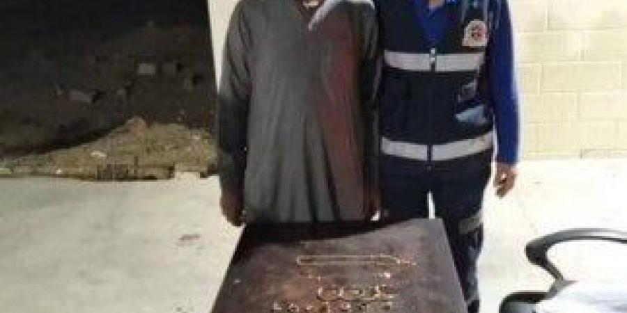 مسعف وسائق بالمنيا يعيدان مشغولات ذهبية بـ 750 ألف جنيه إلى أسرة طبيب بعد حادث مروع - الفجر سبورت
