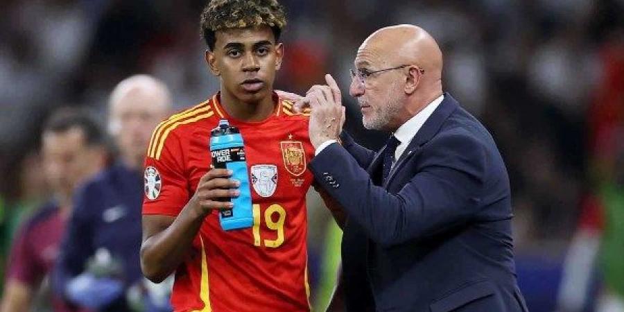 مدرب إسبانيا مصدوم من برشلونة بسبب يامال - الفجر سبورت