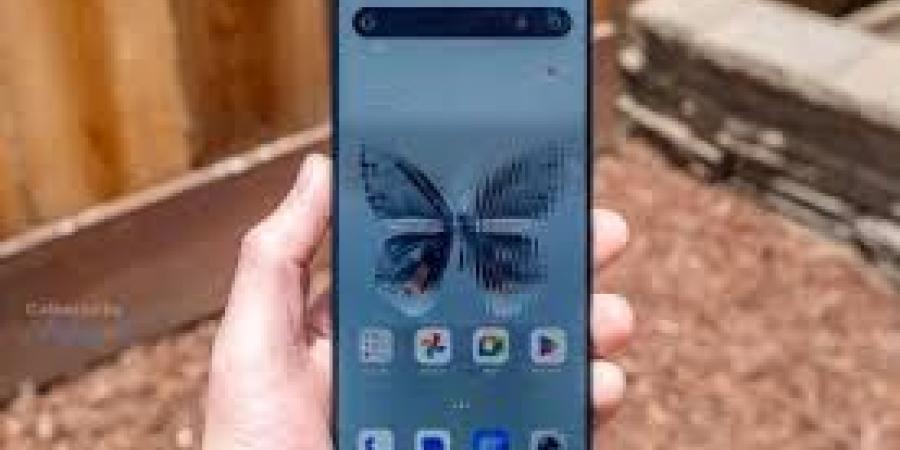 أخبار التكنولوجيا.. بسعر معقول.. إليك أفضل هاتف اقتصادي بالأسواق في 2025 وأبل تستعد لإطلاق مزايا جديدة مدعومة بالذكاء الاصطناعي فما القصة؟ - الفجر سبورت